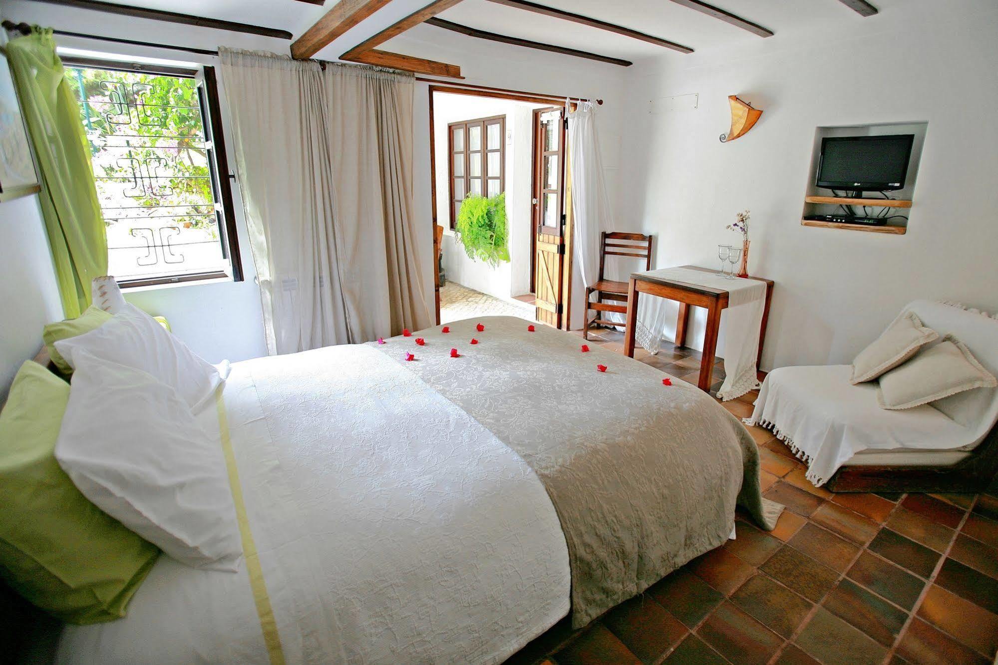 Uma Casa A Beira Sol Bed & Breakfast Lagos Luaran gambar